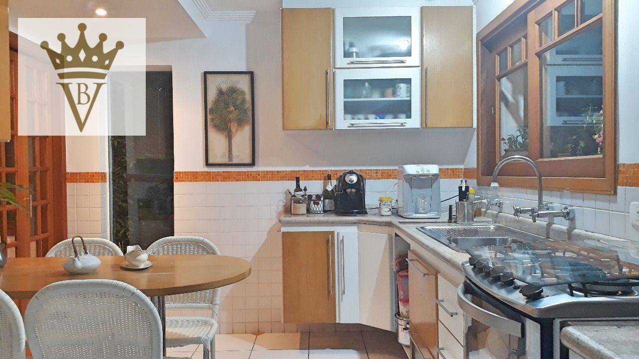 Casa à venda com 3 quartos, 300m² - Foto 10