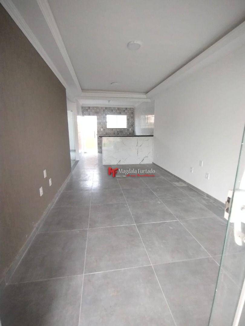 Casa à venda com 2 quartos, 70m² - Foto 12