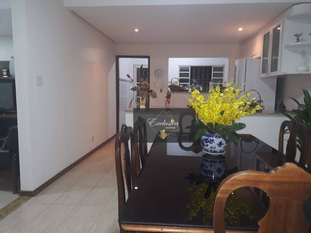 Casa à venda com 3 quartos, 236m² - Foto 13