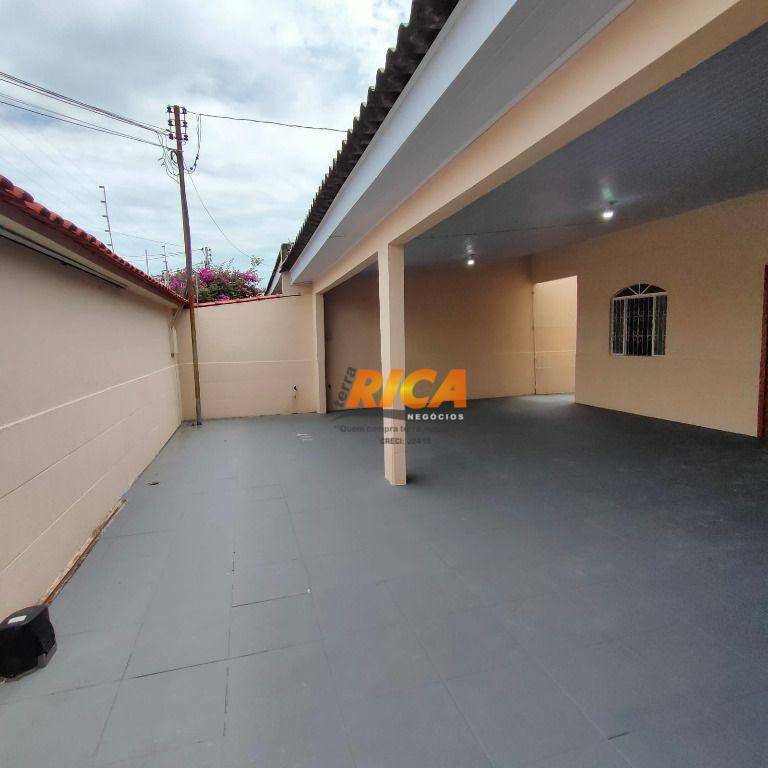 Casa à venda com 3 quartos, 220m² - Foto 5