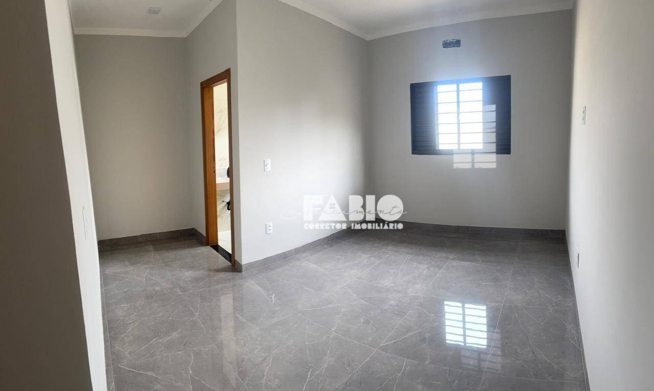 Casa à venda com 3 quartos, 102m² - Foto 11