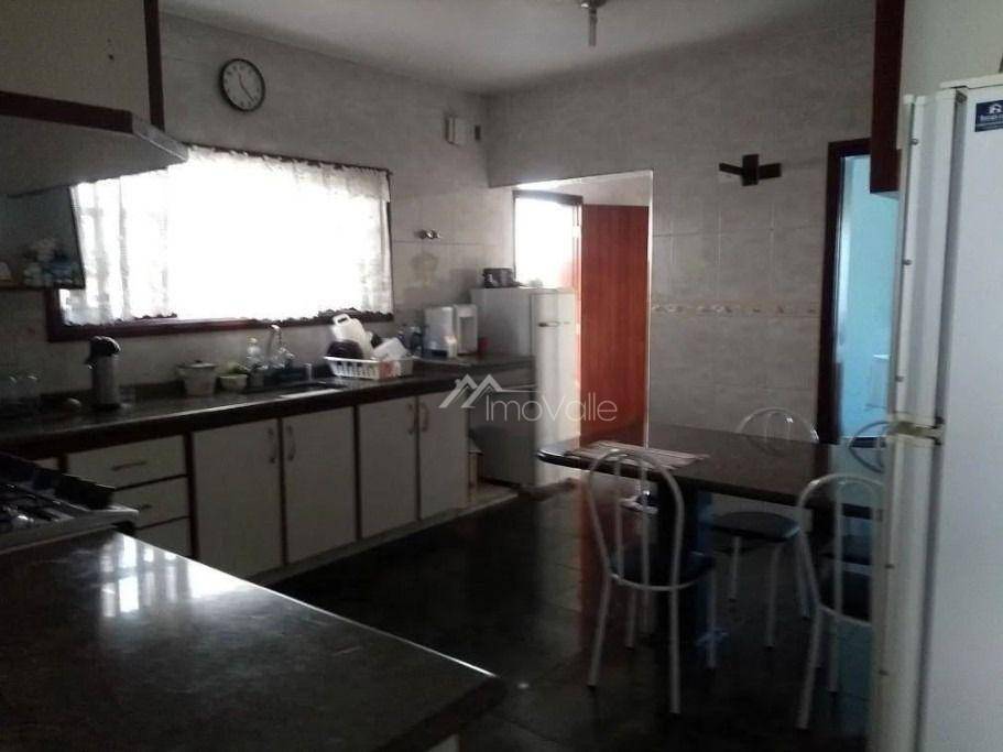 Casa de Condomínio para alugar com 4 quartos, 370m² - Foto 6