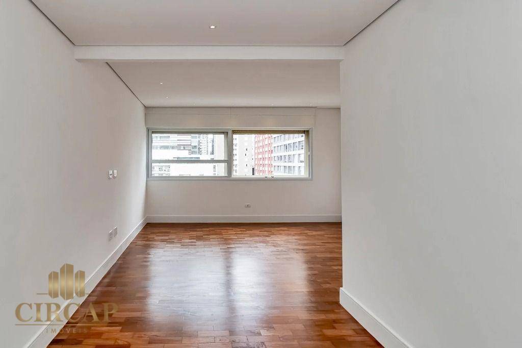 Apartamento à venda com 3 quartos, 300m² - Foto 18