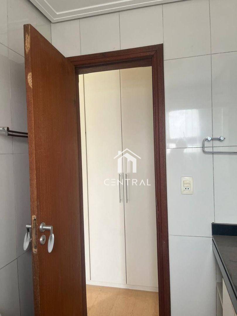 Apartamento à venda com 3 quartos, 124m² - Foto 9