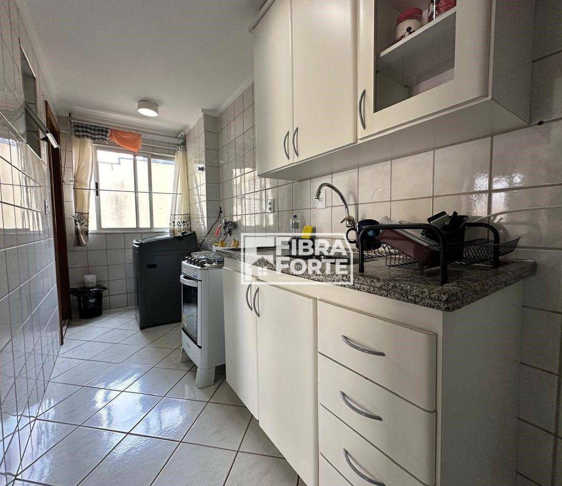 Apartamento à venda com 3 quartos, 70m² - Foto 4