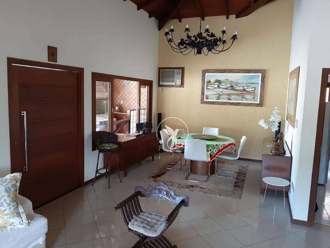 Casa à venda com 3 quartos, 220m² - Foto 7