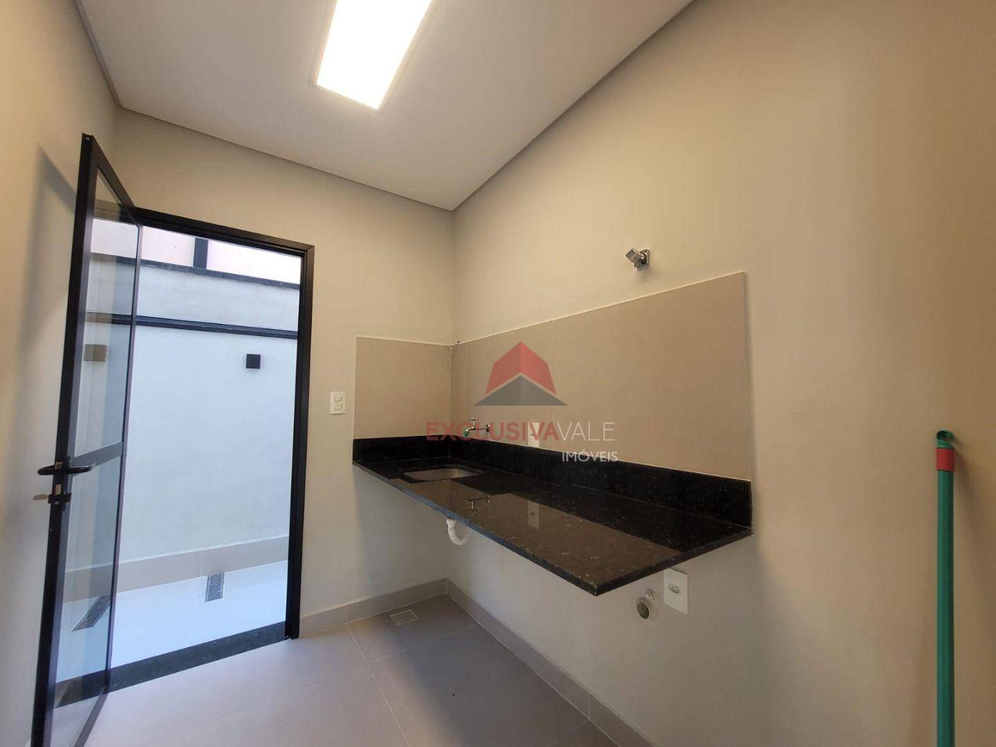 Casa de Condomínio à venda com 3 quartos, 200m² - Foto 8
