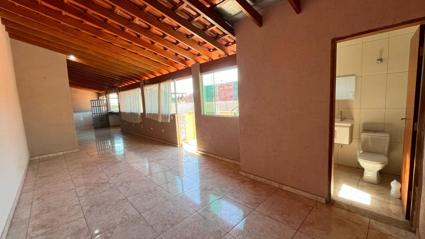 Casa à venda com 3 quartos, 125m² - Foto 1