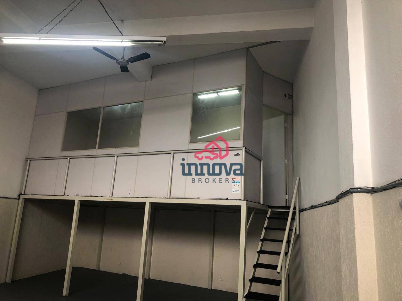 Depósito-Galpão-Armazém para alugar, 150m² - Foto 1