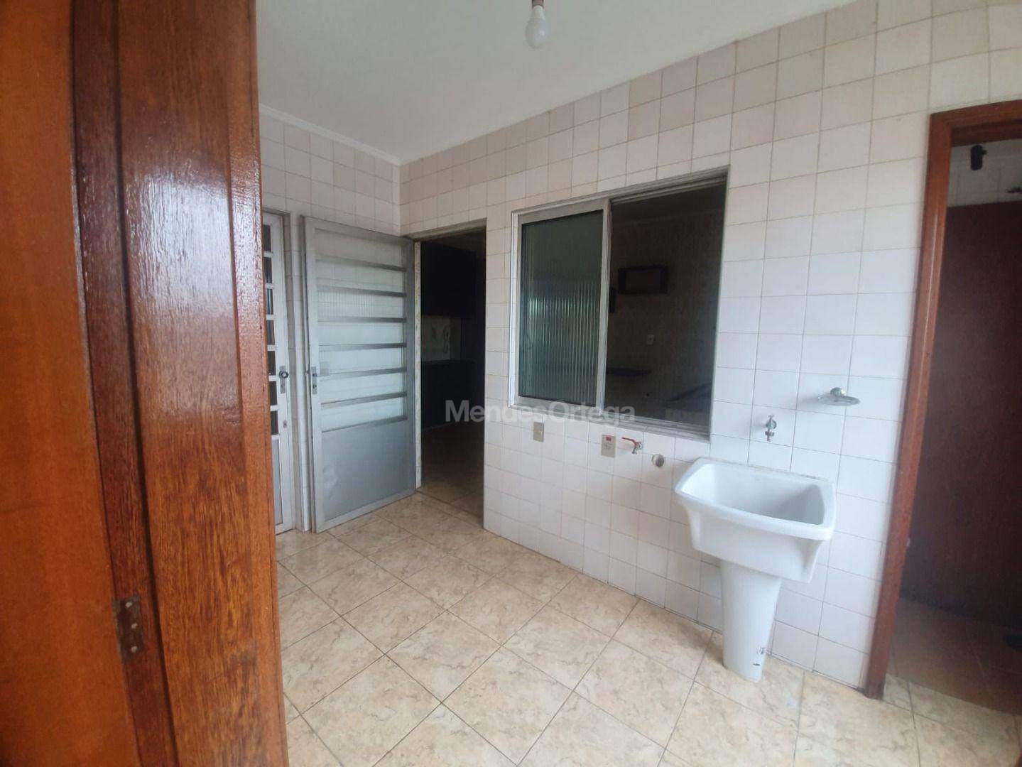 Apartamento para alugar com 3 quartos, 130m² - Foto 22