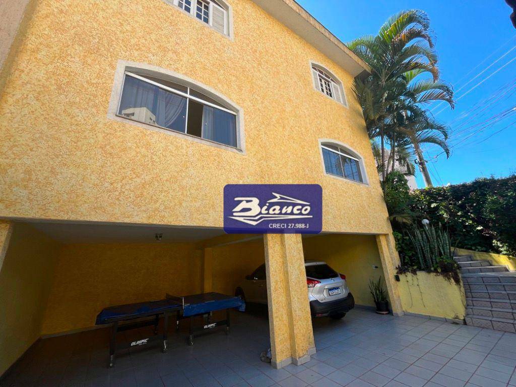 Sobrado à venda com 4 quartos, 224m² - Foto 1