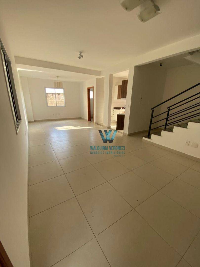 Casa à venda com 3 quartos, 160m² - Foto 3