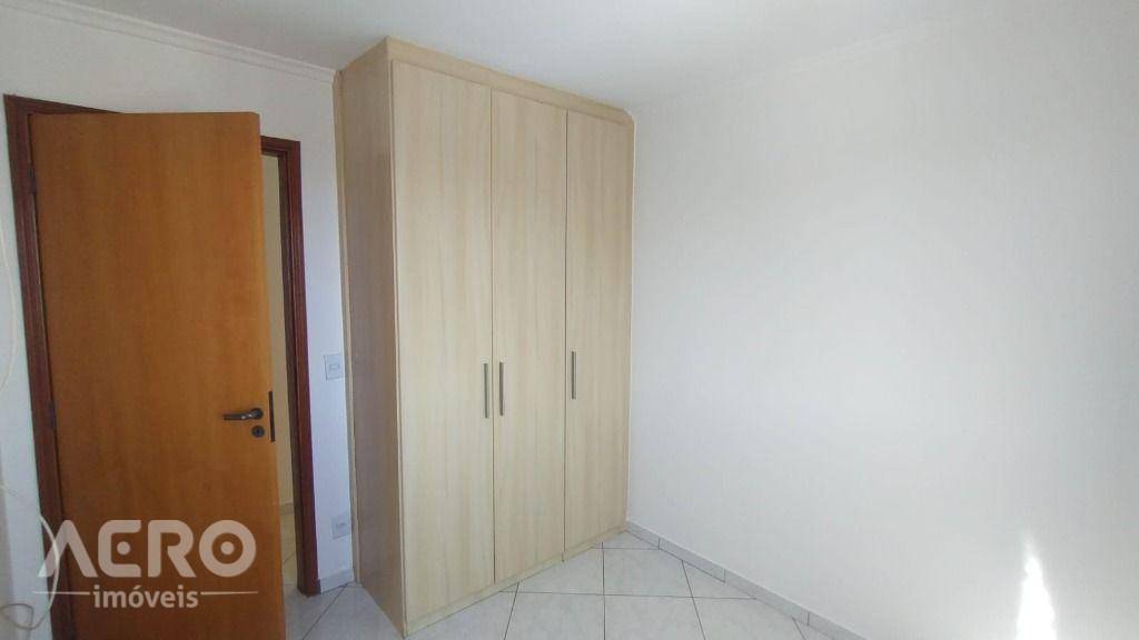 Apartamento para alugar com 2 quartos, 65m² - Foto 4