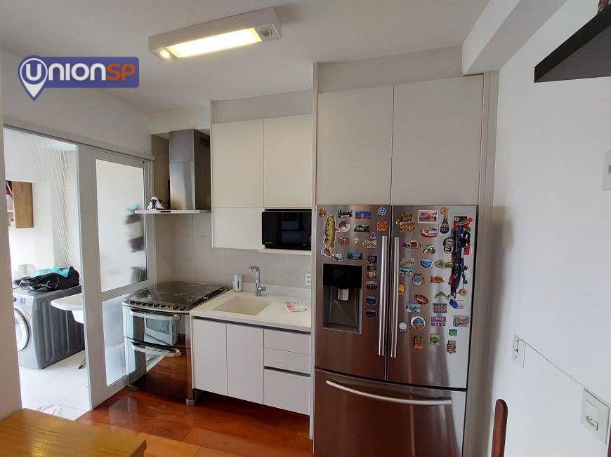 Apartamento à venda com 2 quartos, 70m² - Foto 2