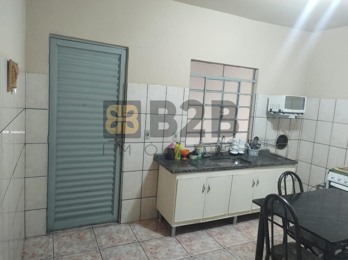 Casa à venda com 3 quartos, 109m² - Foto 8