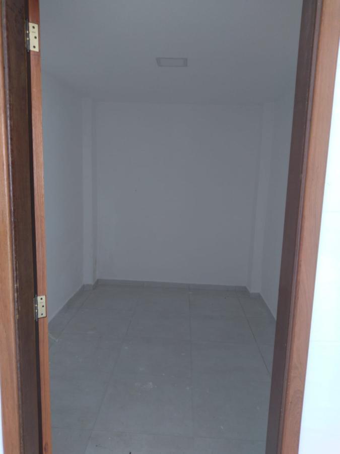 Casa à venda com 3 quartos, 300m² - Foto 7