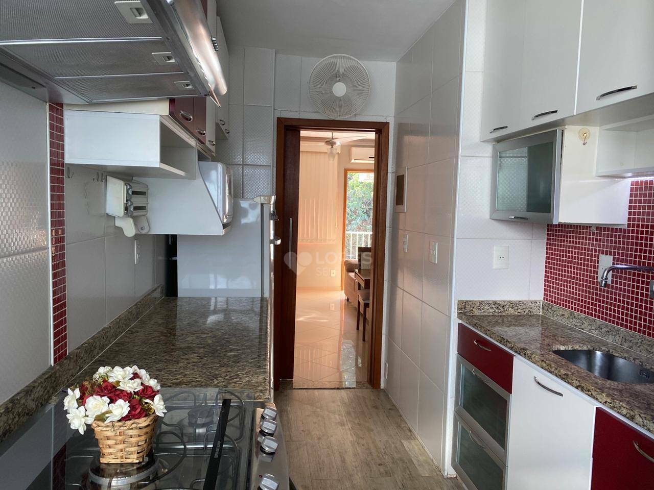 Apartamento à venda com 2 quartos, 65m² - Foto 9