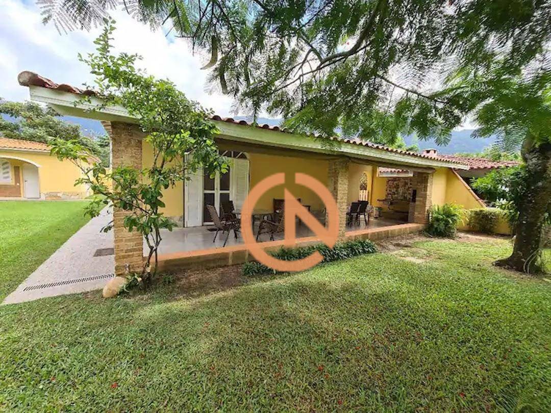 Casa à venda com 5 quartos, 248m² - Foto 12