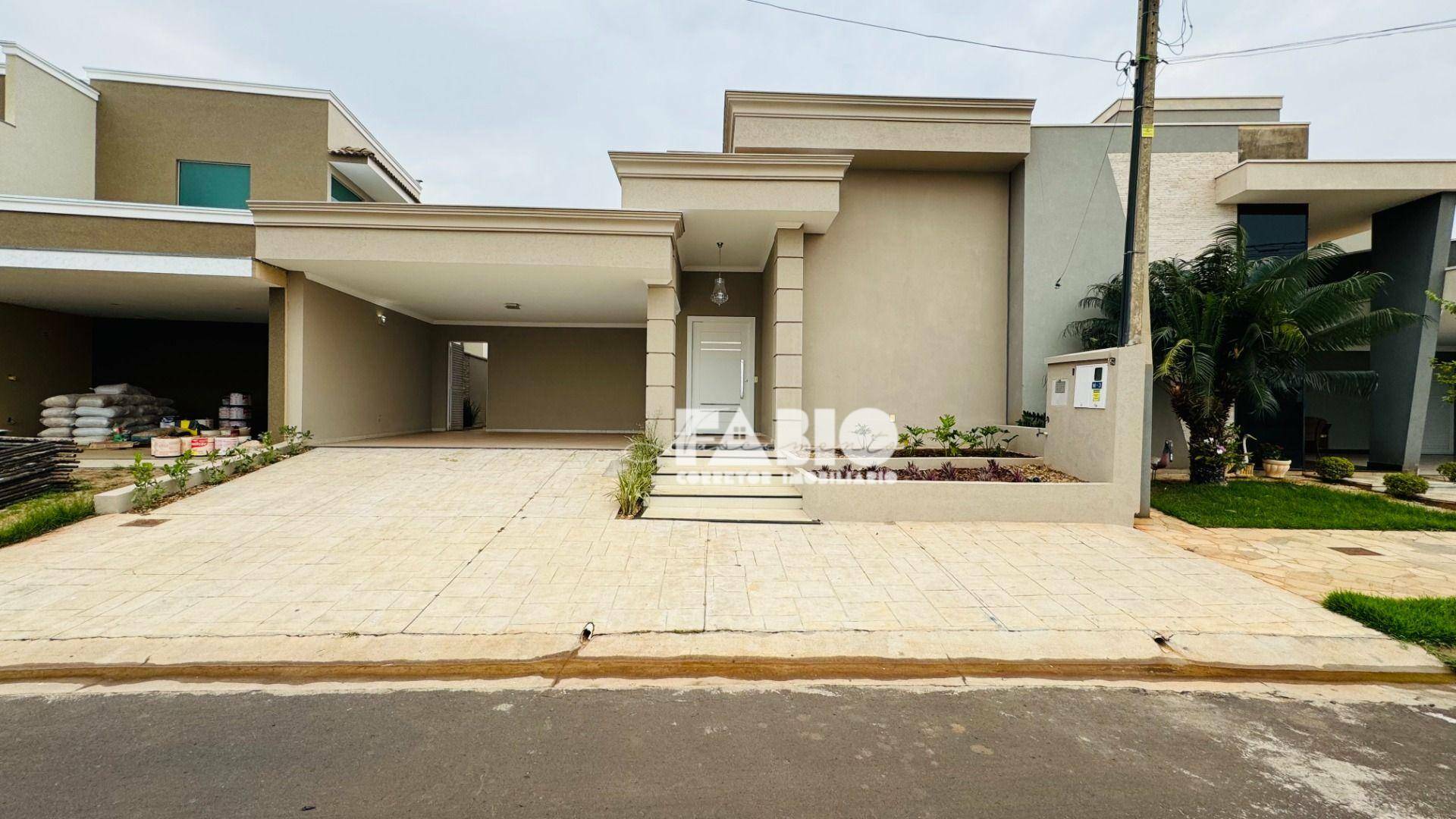 Casa de Condomínio à venda com 3 quartos, 252m² - Foto 4