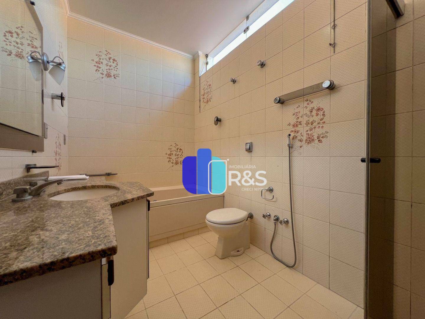 Casa para alugar com 3 quartos, 230m² - Foto 23