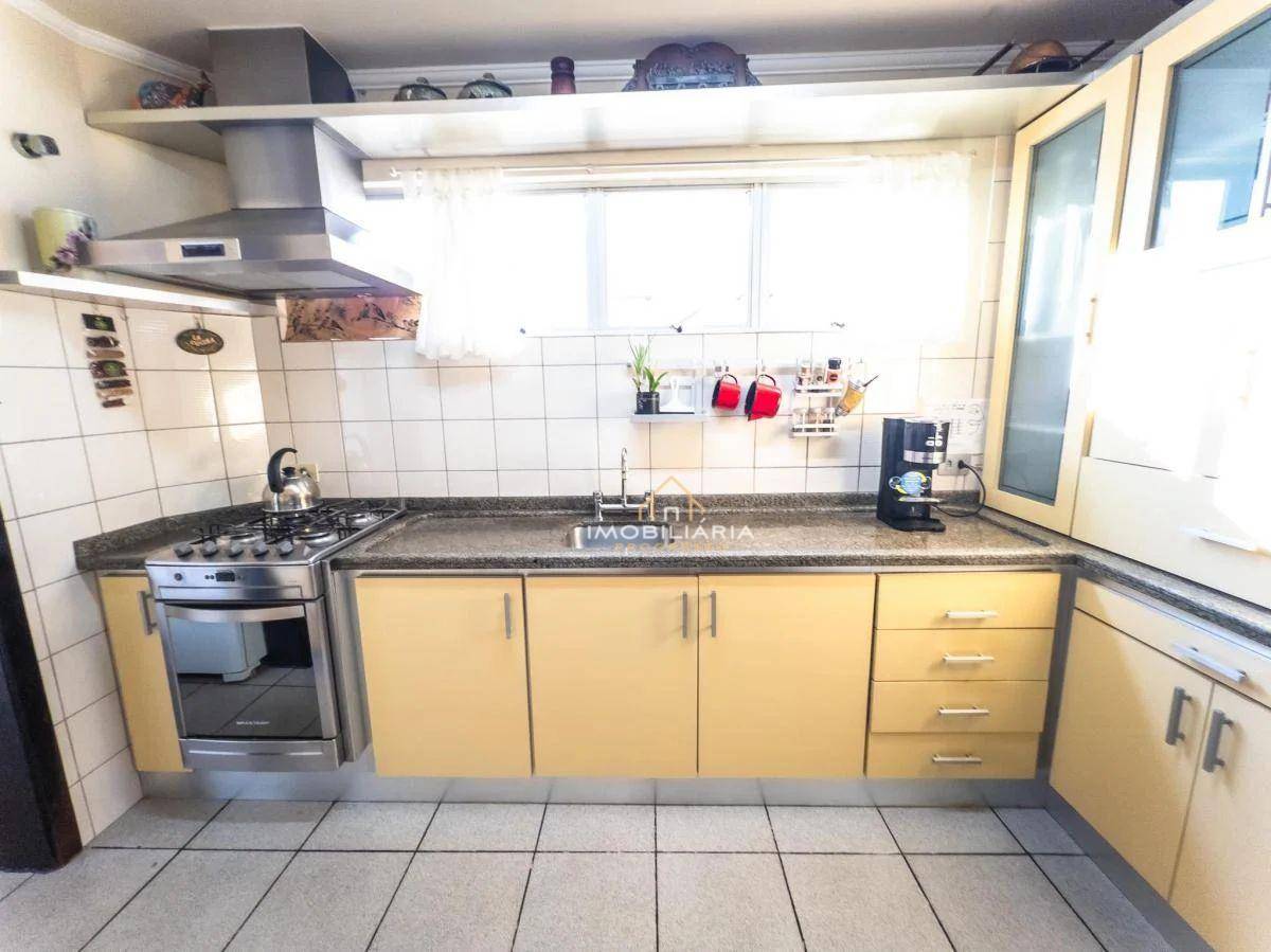 Apartamento à venda com 4 quartos, 230m² - Foto 10