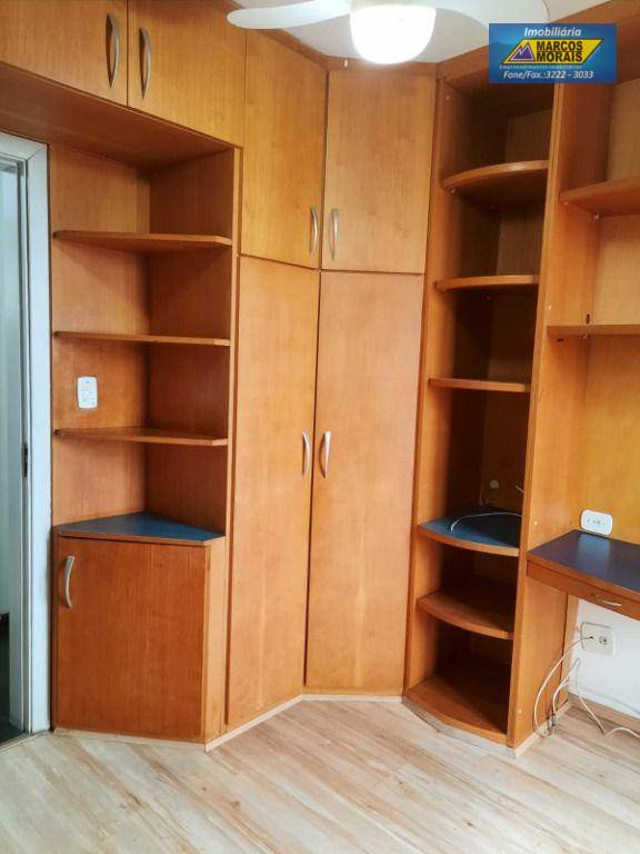 Apartamento para alugar com 3 quartos, 110m² - Foto 11