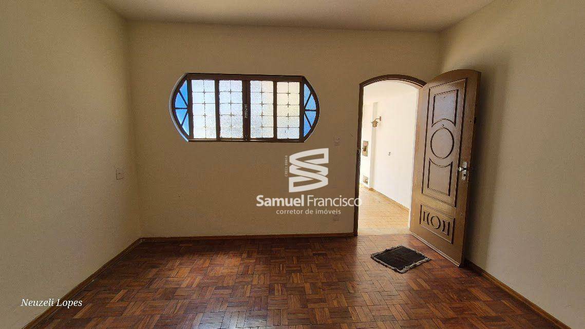 Casa à venda com 2 quartos, 90m² - Foto 3