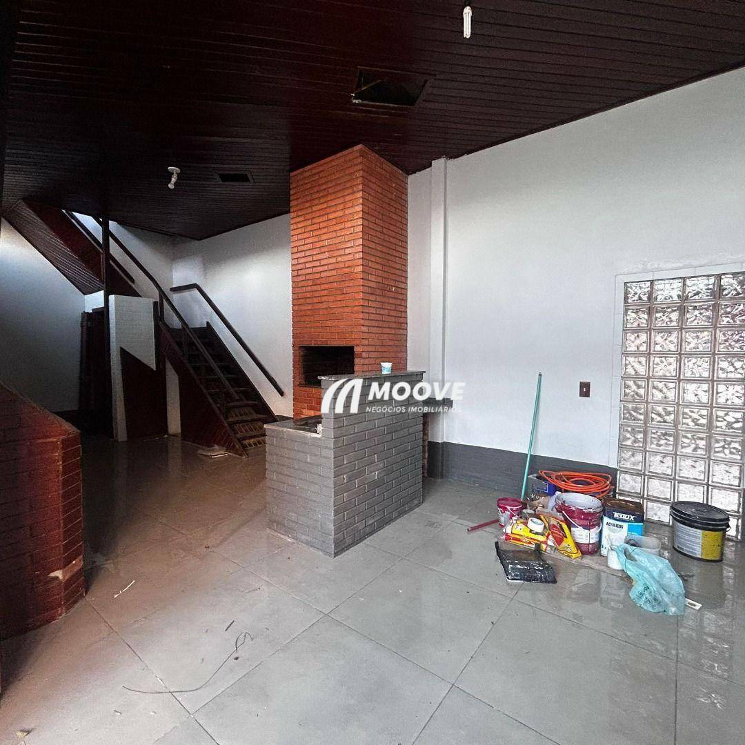 Casa à venda com 3 quartos, 131m² - Foto 4