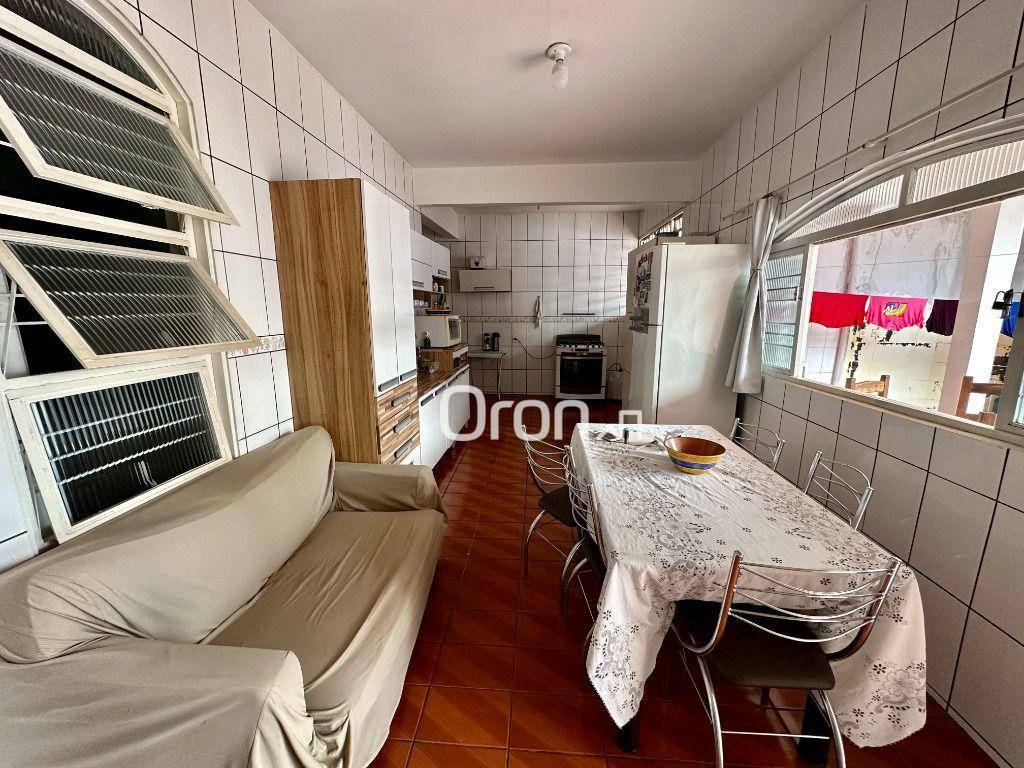 Casa à venda com 3 quartos, 214m² - Foto 12