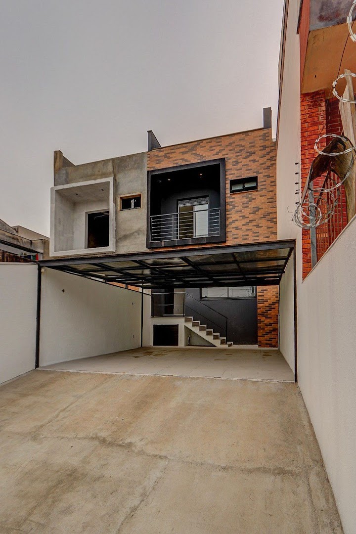 Casa de Condomínio à venda com 3 quartos, 210m² - Foto 1