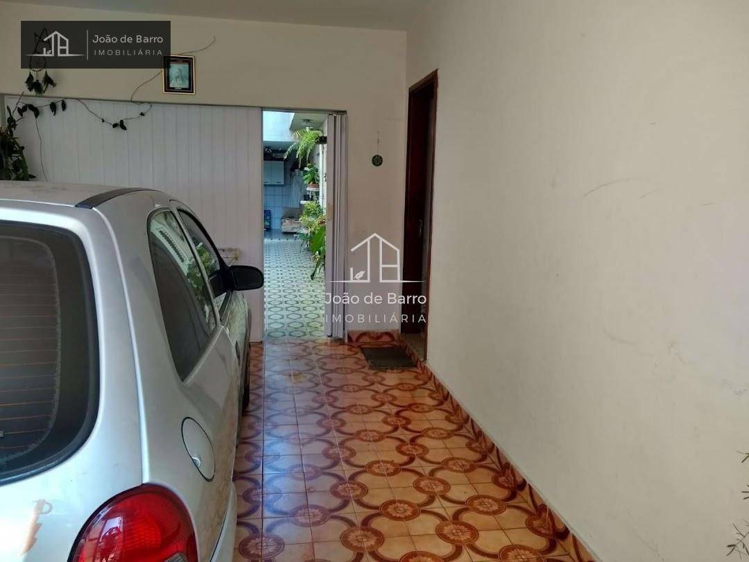 Casa à venda com 3 quartos, 184m² - Foto 14