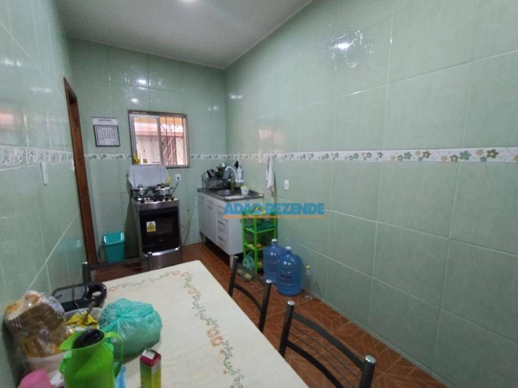 Casa à venda com 5 quartos, 182m² - Foto 11
