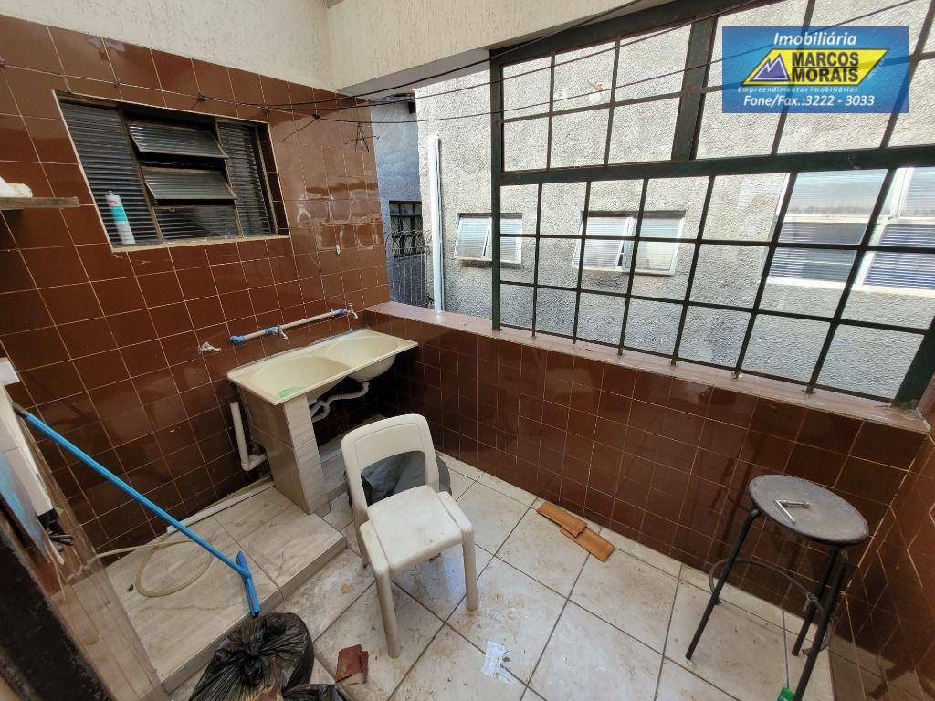 Casa para alugar com 4 quartos, 200m² - Foto 10