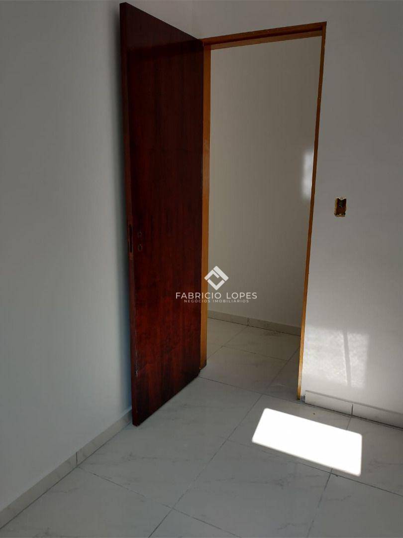 Casa à venda com 3 quartos, 70m² - Foto 14