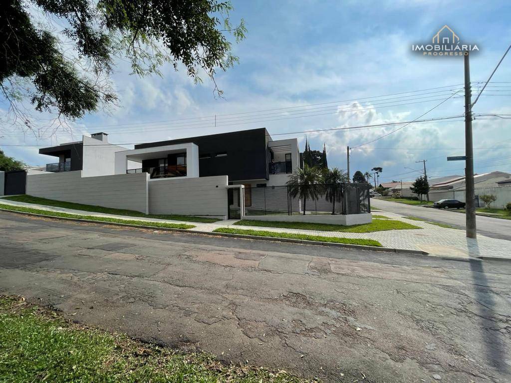 Sobrado à venda com 3 quartos, 310m² - Foto 2