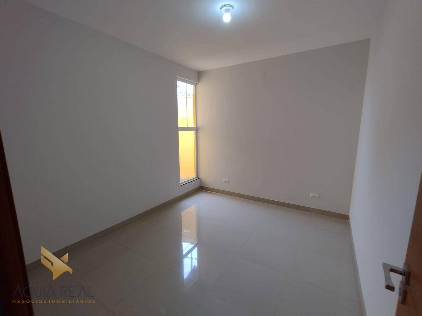 Casa à venda com 3 quartos, 98m² - Foto 5