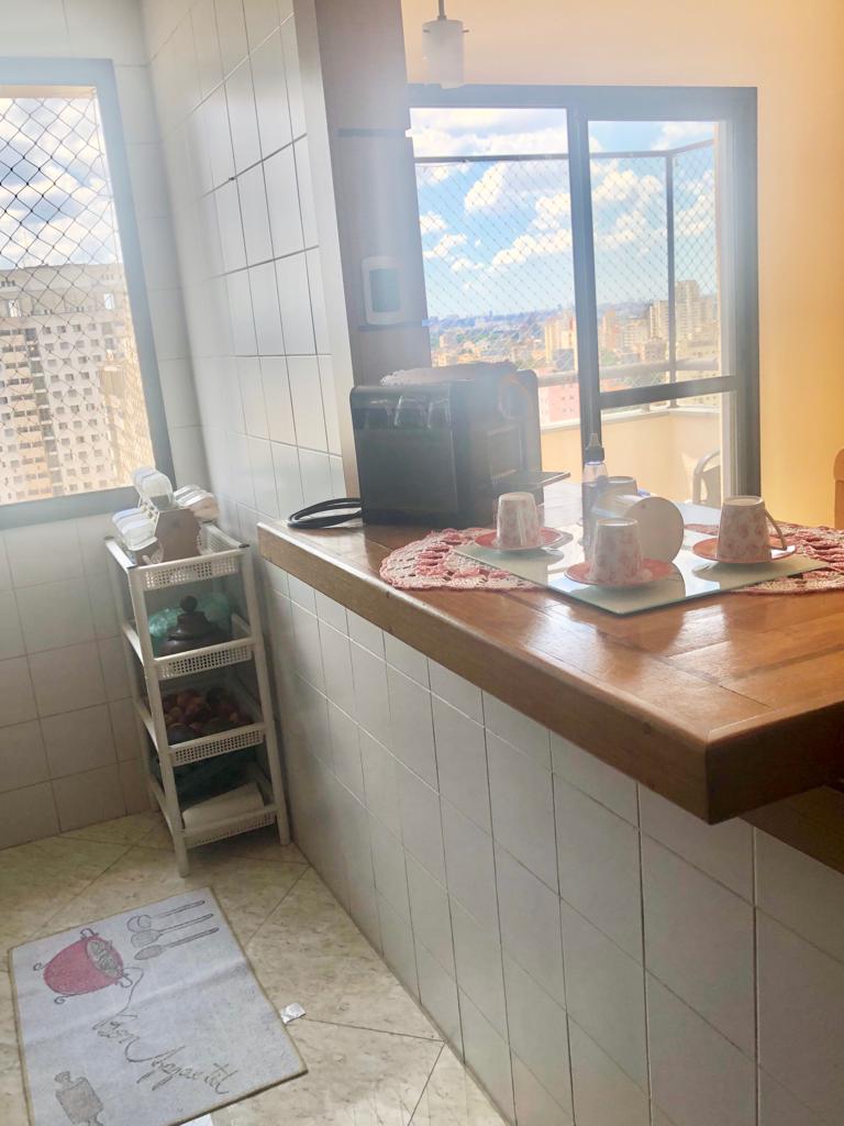 Apartamento à venda com 2 quartos, 140m² - Foto 2