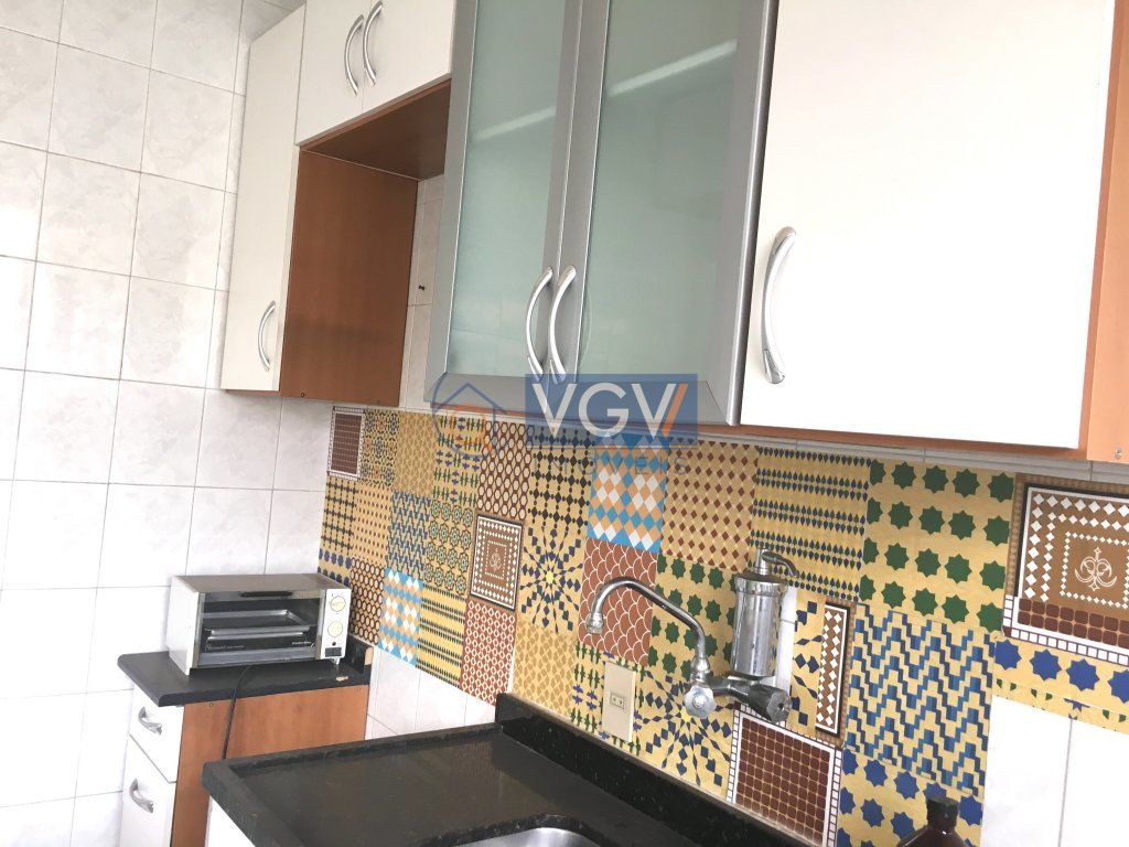 Apartamento à venda com 2 quartos, 62m² - Foto 4