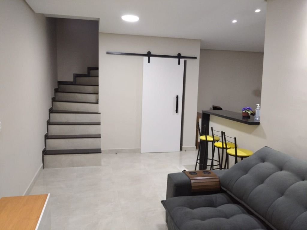 Sobrado à venda com 3 quartos, 100m² - Foto 2