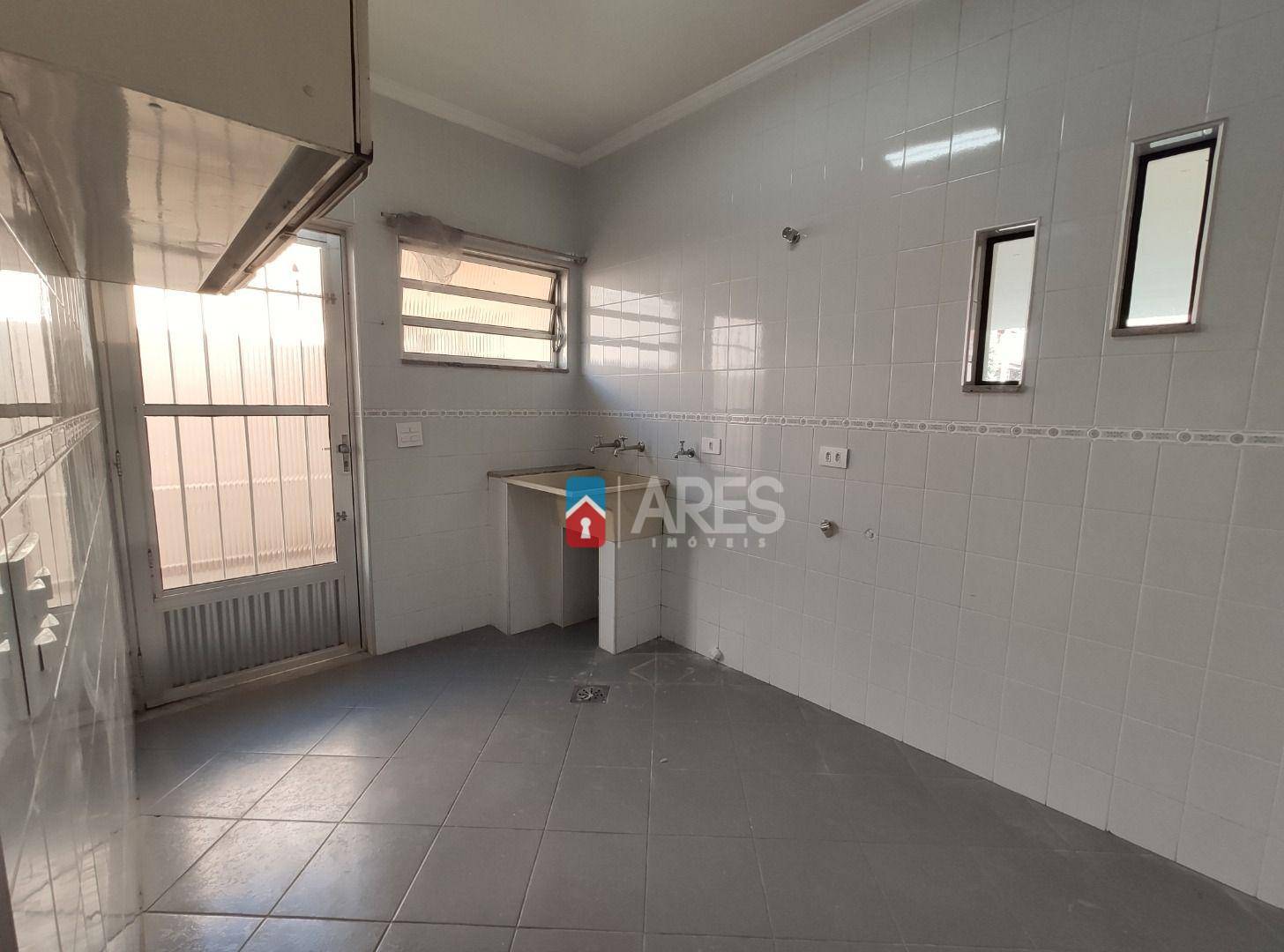 Casa à venda com 3 quartos, 184m² - Foto 14