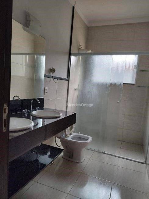 Casa à venda com 3 quartos, 242m² - Foto 6