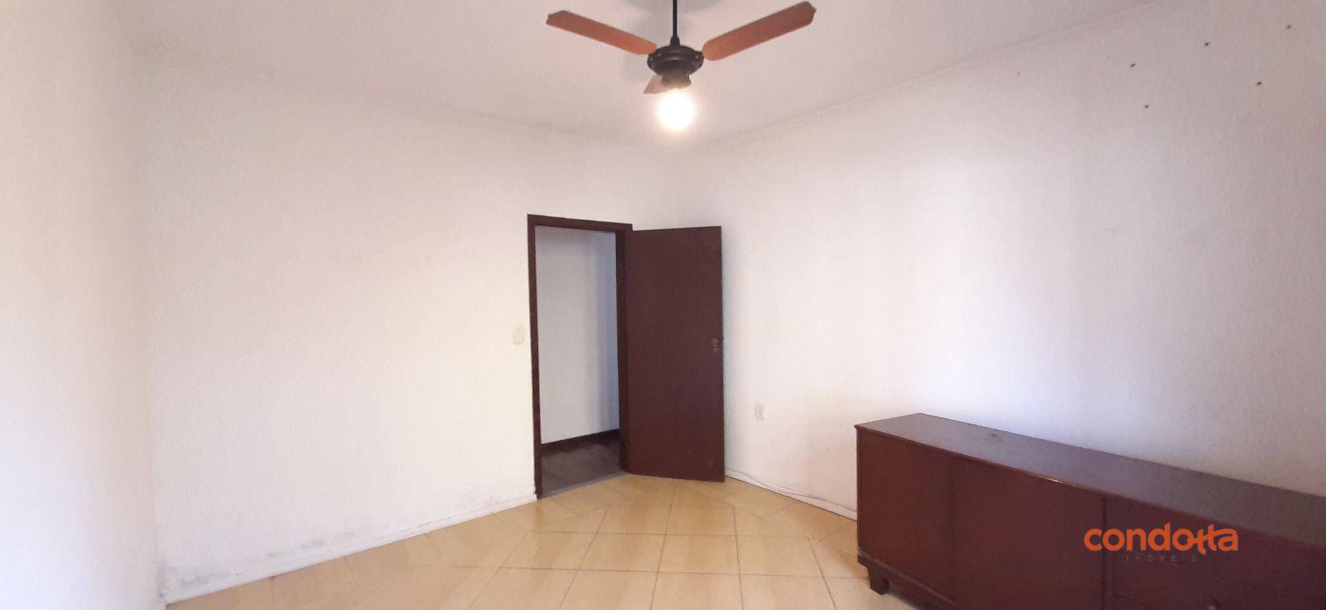 Casa para alugar com 4 quartos, 331m² - Foto 21