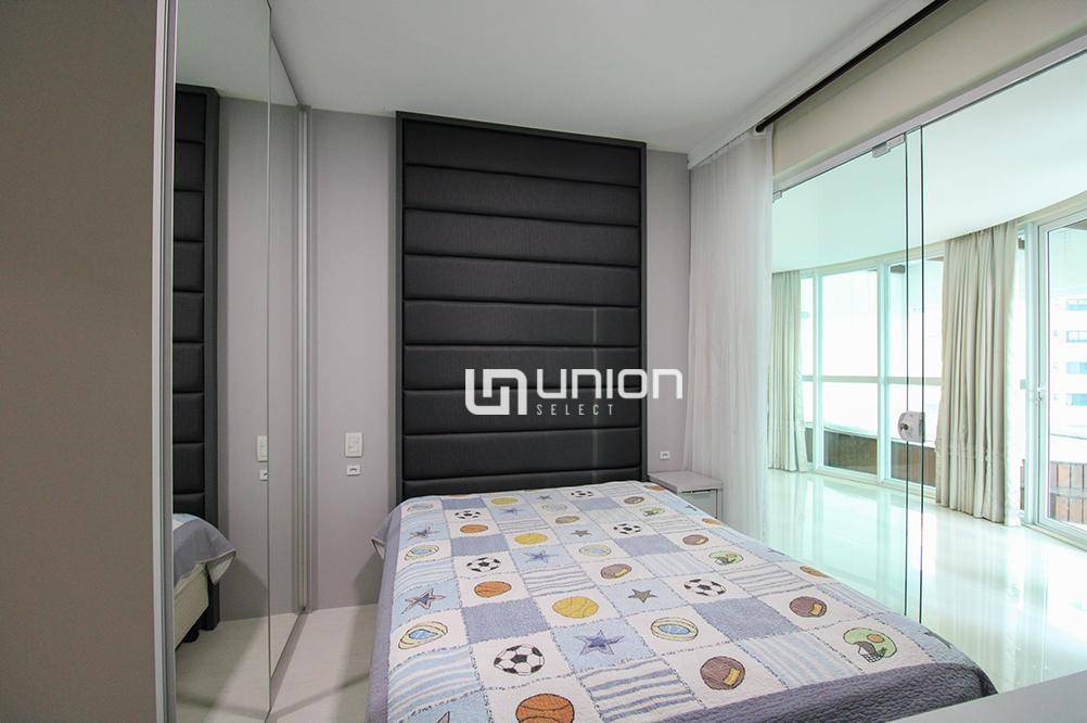 Apartamento à venda com 3 quartos, 140m² - Foto 8