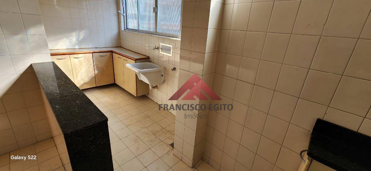 Apartamento para alugar com 3 quartos, 120m² - Foto 14