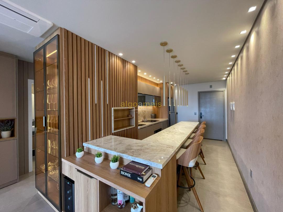 Apartamento à venda com 2 quartos, 72m² - Foto 2
