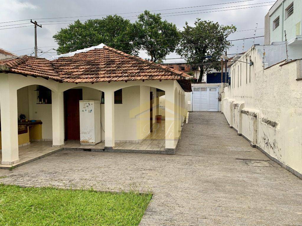 Casa para alugar com 2 quartos, 180m² - Foto 31