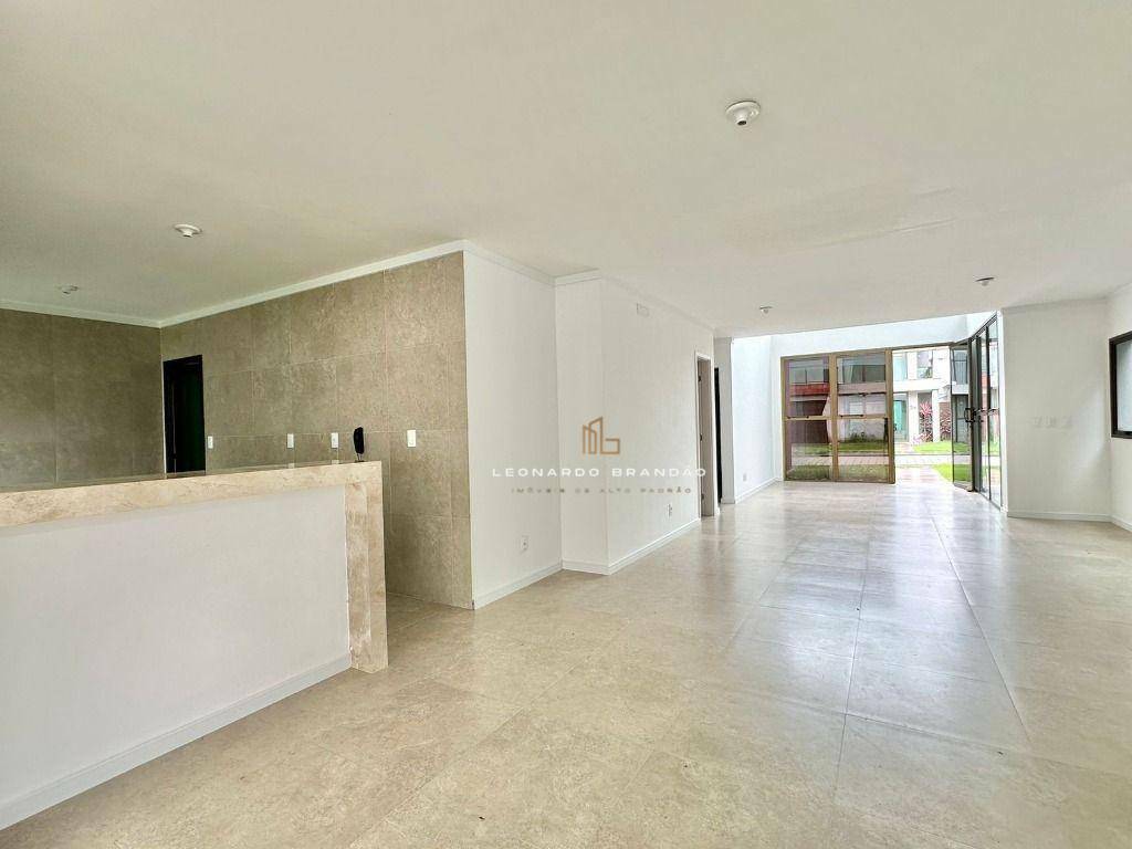 Casa de Condomínio à venda com 3 quartos, 236m² - Foto 6