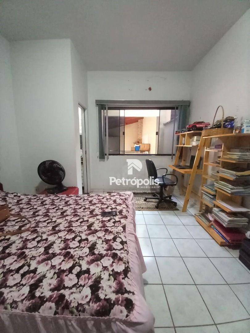 Casa à venda com 3 quartos, 200m² - Foto 13