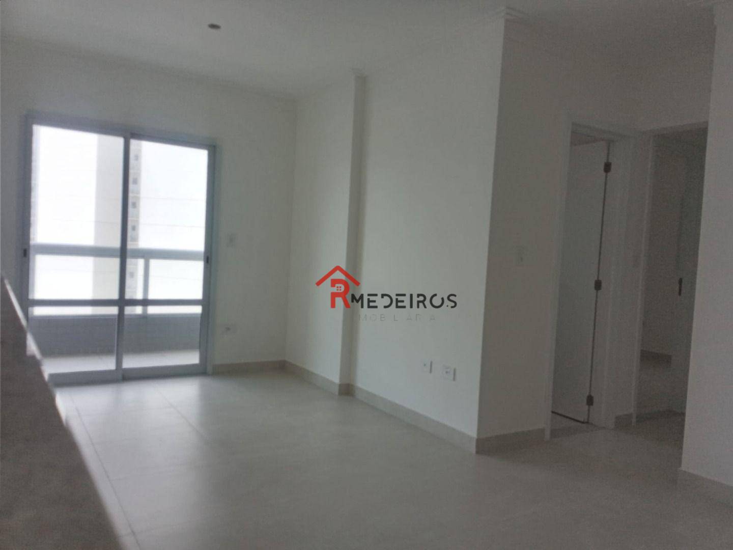 Apartamento à venda com 2 quartos, 75m² - Foto 3