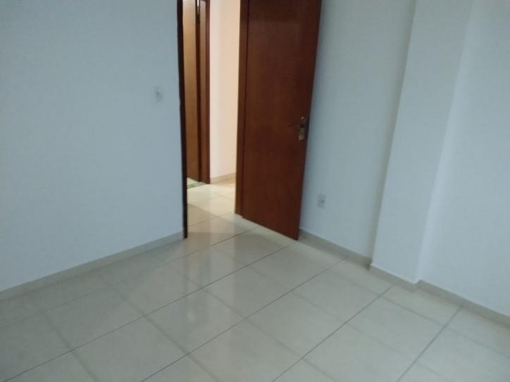 Apartamento à venda com 2 quartos, 70m² - Foto 11